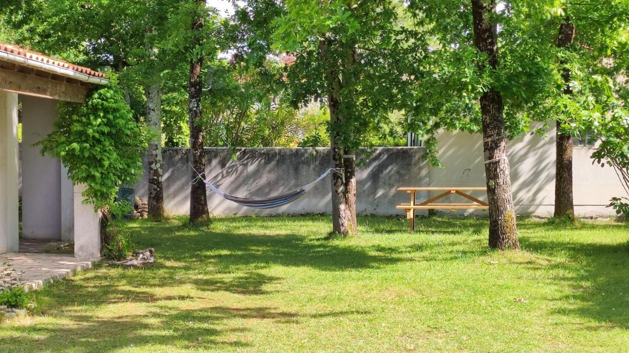Maison A 8 Min A Pied De La Plage Avec Jardin Clos Et Ombrage Saint-Georges-d'Oleron Bagian luar foto